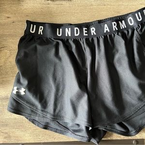 Under Armor Black Shorts
